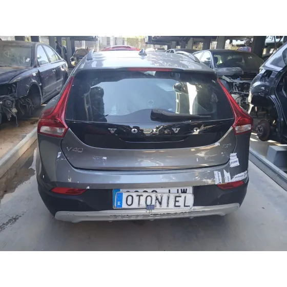 MOTOR D4204T8. CAMBIO MANUAL 6V CVF/KW: 13.19/88