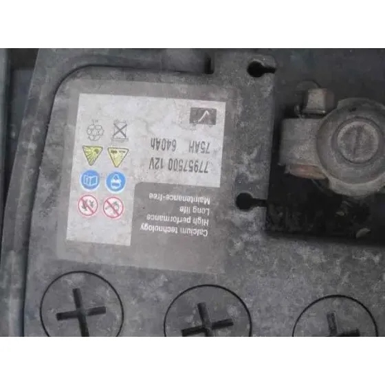 KIA CARENS '2004 2.0 CRDI EX MONOVOLUMEN VERDE OSCURO