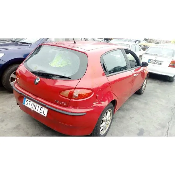 ALFA ROMEO 147 (190) '2001 1.9 JTD DISTINCTIVE ROJO