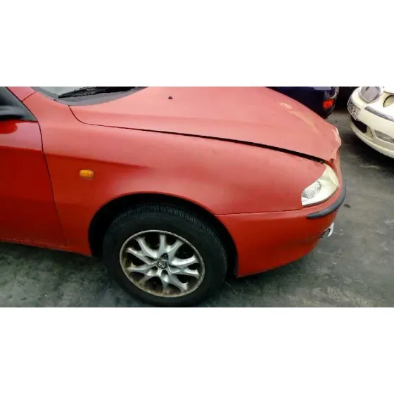 ALFA ROMEO 147 (190) '2001 1.9 JTD DISTINCTIVE ROJO