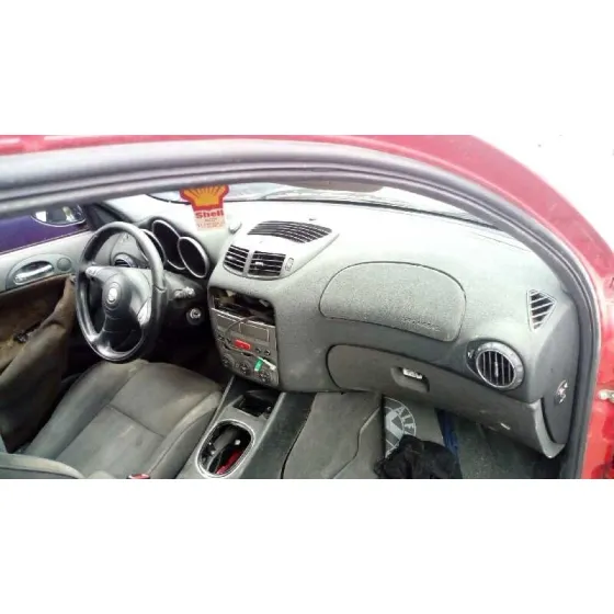 ALFA ROMEO 147 (190) '2001 1.9 JTD DISTINCTIVE ROJO