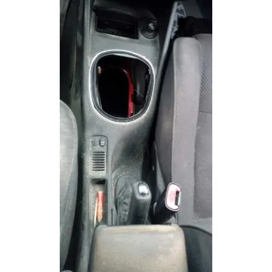ALFA ROMEO 147 (190) '2001 1.9 JTD DISTINCTIVE ROJO