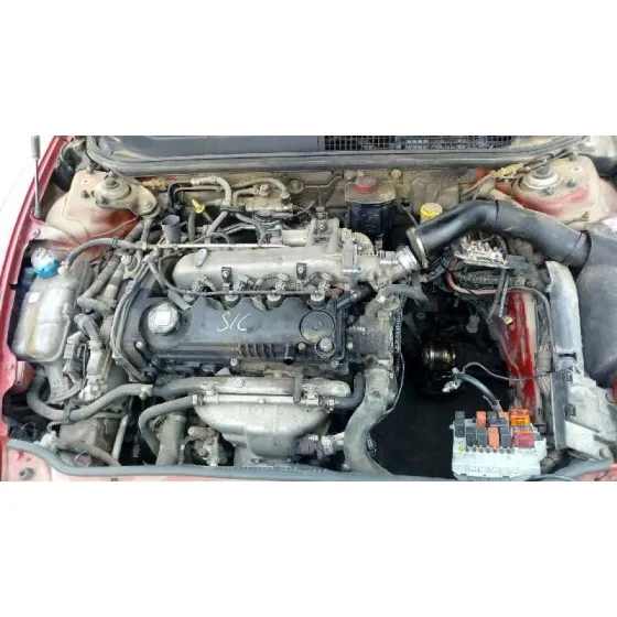 ALFA ROMEO 147 (190) '2001 1.9 JTD DISTINCTIVE ROJO