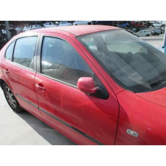 SEAT LEON (1M1) '2000 SIGNO ROJO