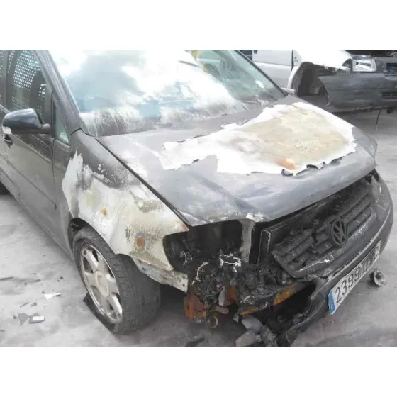 VOLKSWAGEN TOURAN (1T1) '2004 HIGHLINE NEGRO
