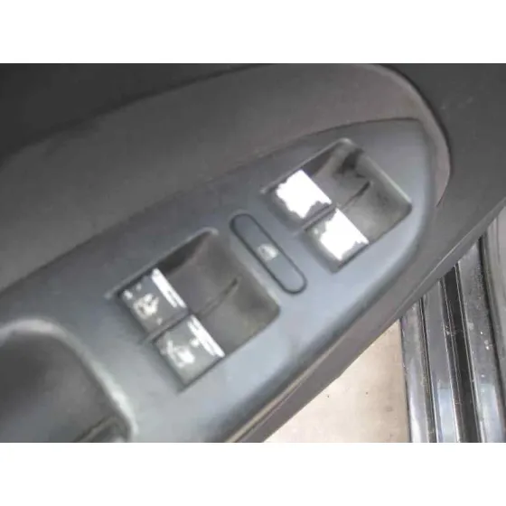 VOLKSWAGEN TOURAN (1T1) '2004 HIGHLINE NEGRO