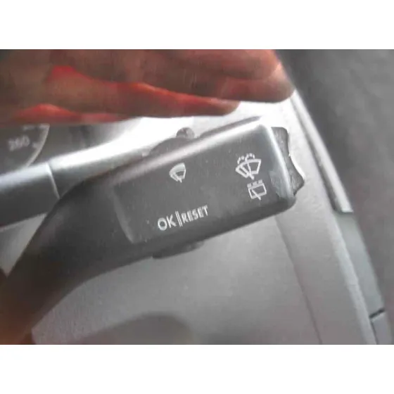 VOLKSWAGEN TOURAN (1T1) '2004 HIGHLINE NEGRO