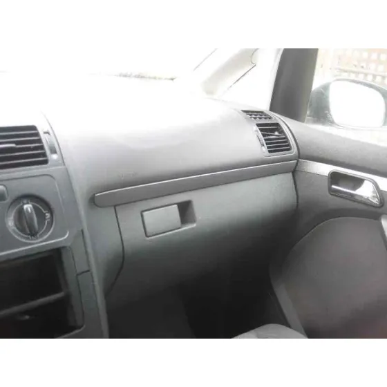 VOLKSWAGEN TOURAN (1T1) '2004 HIGHLINE NEGRO