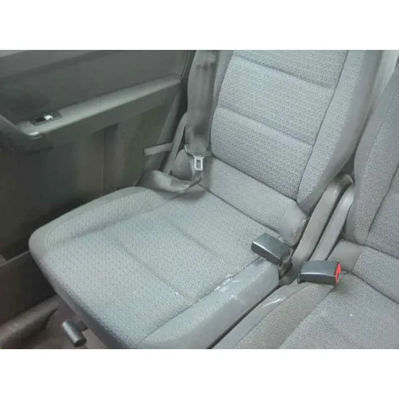 VOLKSWAGEN TOURAN (1T1) '2004 HIGHLINE NEGRO