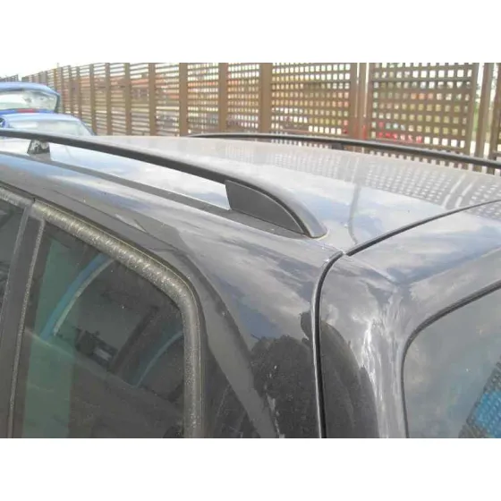 VOLKSWAGEN TOURAN (1T1) '2004 HIGHLINE NEGRO