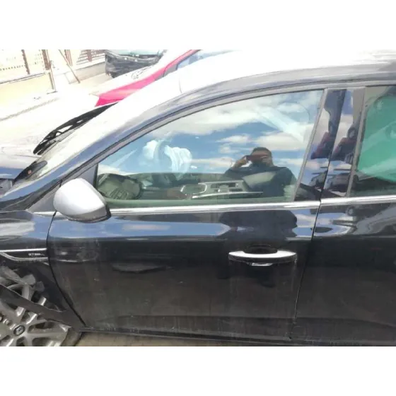 RENAULT MEGANE IV BERLINA 5P '2019 1.3 TCE NEGRO