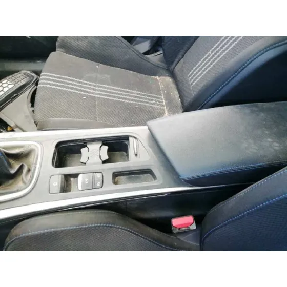 RENAULT MEGANE IV BERLINA 5P '2019 1.3 TCE NEGRO