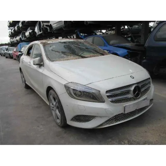MERCEDES CLASE A (W176) '2014 A 180 CDI BLUEEFFICIENCY (176.012) BLANCO