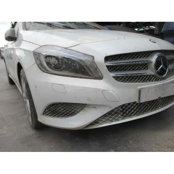 MERCEDES CLASE A (W176) '2014 A 180 CDI BLUEEFFICIENCY (176.012) BLANCO