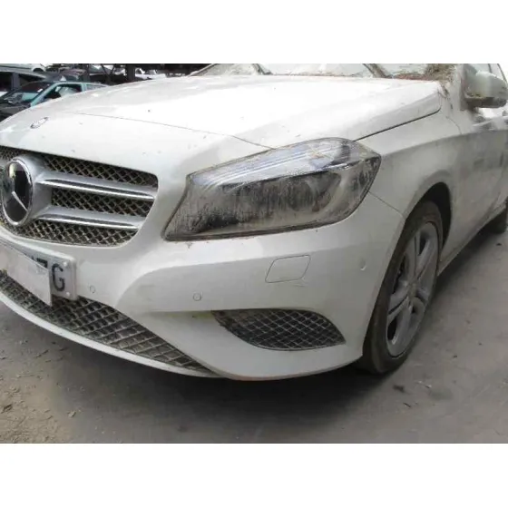 MERCEDES CLASE A (W176) '2014 A 180 CDI BLUEEFFICIENCY (176.012) BLANCO