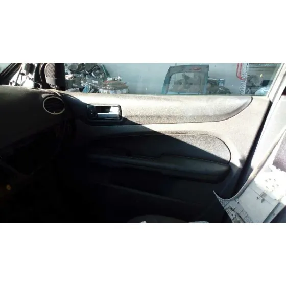 FORD FOCUS SPORTBREAK (CAP) '2006 GHIA BLANCO