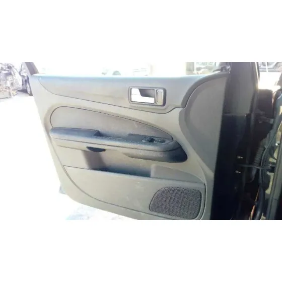 FORD FOCUS SPORTBREAK (CAP) '2006 GHIA BLANCO