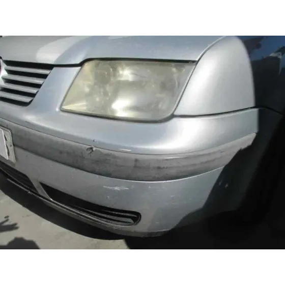 VOLKSWAGEN BORA BERLINA (1J2) '2001 CONCEPTLINE GRIS PLATA