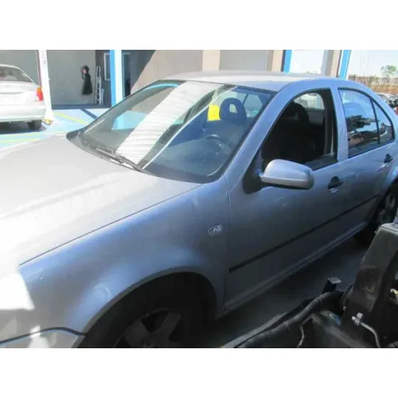 VOLKSWAGEN BORA BERLINA (1J2) '2001 CONCEPTLINE GRIS PLATA
