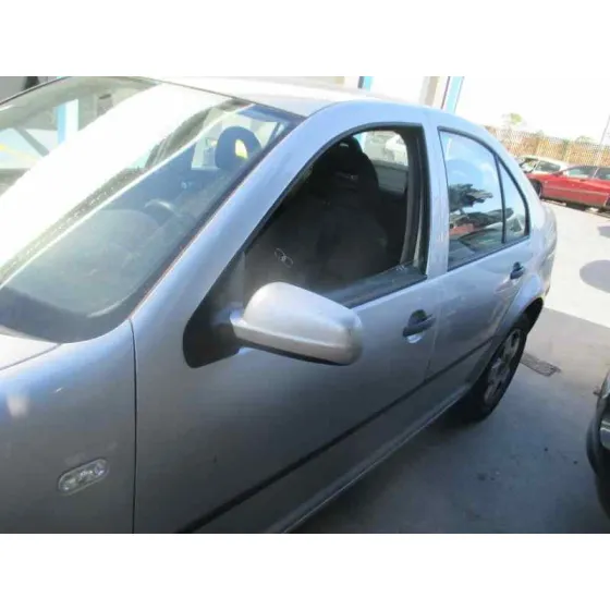 VOLKSWAGEN BORA BERLINA (1J2) '2001 CONCEPTLINE GRIS PLATA