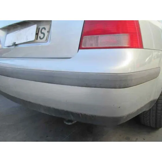 VOLKSWAGEN BORA BERLINA (1J2) '2001 CONCEPTLINE GRIS PLATA