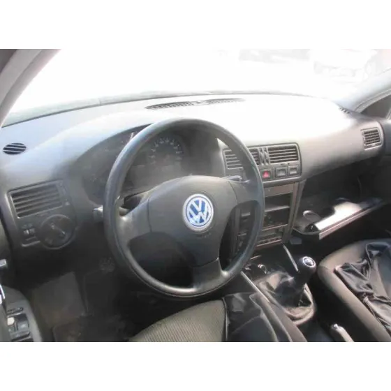 VOLKSWAGEN BORA BERLINA (1J2) '2001 CONCEPTLINE GRIS PLATA