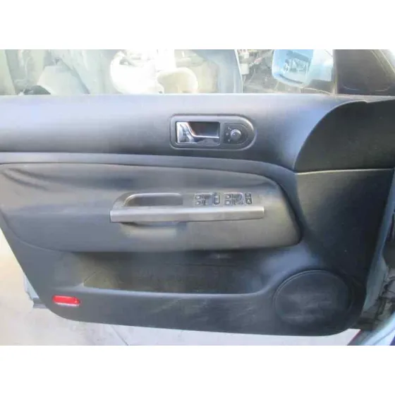 VOLKSWAGEN BORA BERLINA (1J2) '2001 CONCEPTLINE GRIS PLATA