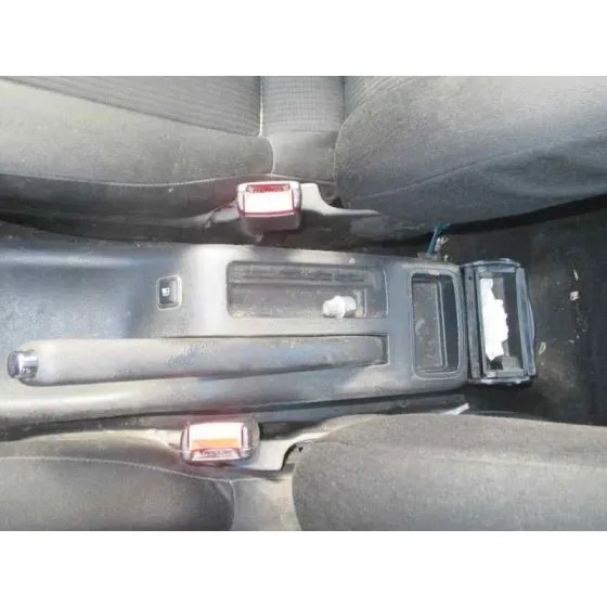 VOLKSWAGEN BORA BERLINA (1J2) '2001 CONCEPTLINE GRIS PLATA