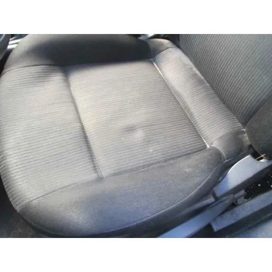 VOLKSWAGEN BORA BERLINA (1J2) '2001 CONCEPTLINE GRIS PLATA