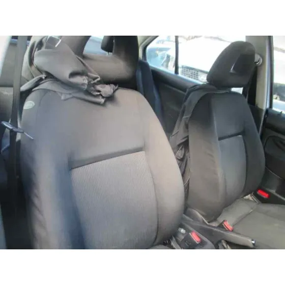 VOLKSWAGEN BORA BERLINA (1J2) '2001 CONCEPTLINE GRIS PLATA