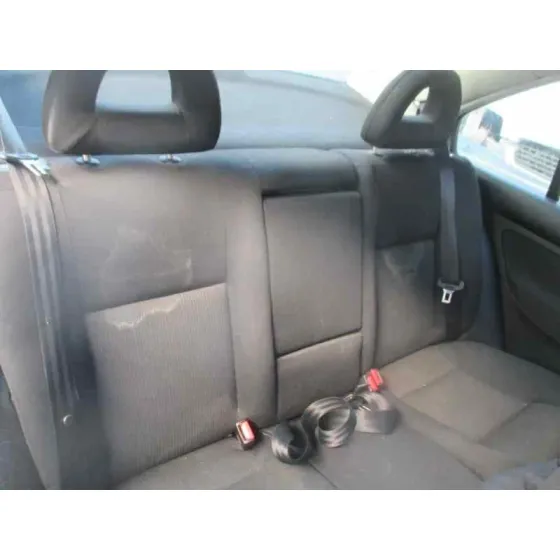 VOLKSWAGEN BORA BERLINA (1J2) '2001 CONCEPTLINE GRIS PLATA