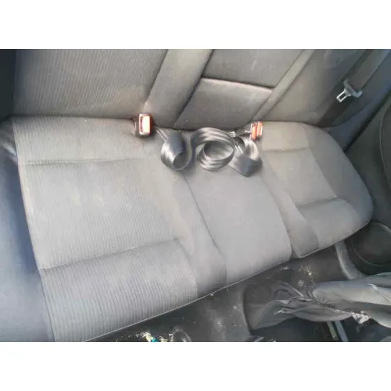 VOLKSWAGEN BORA BERLINA (1J2) '2001 CONCEPTLINE GRIS PLATA