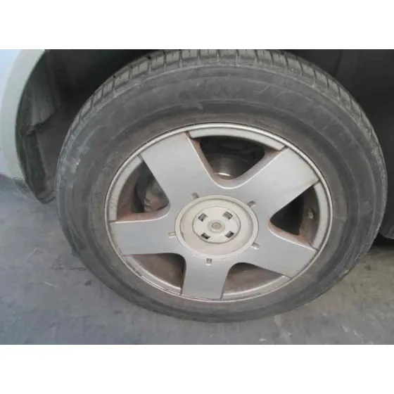 VOLKSWAGEN BORA BERLINA (1J2) '2001 CONCEPTLINE GRIS PLATA