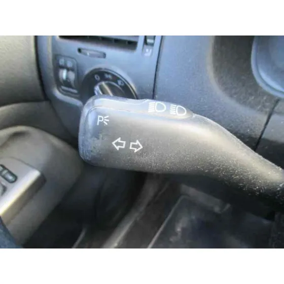 VOLKSWAGEN BORA BERLINA (1J2) '2001 CONCEPTLINE GRIS PLATA