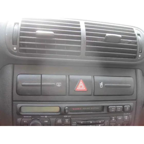 SEAT LEON (1M1) '2001 SIGNO PLATA