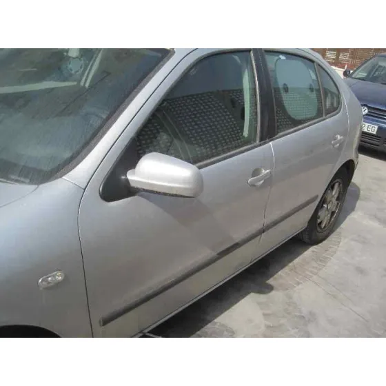 SEAT LEON (1M1) '2001 SIGNO PLATA