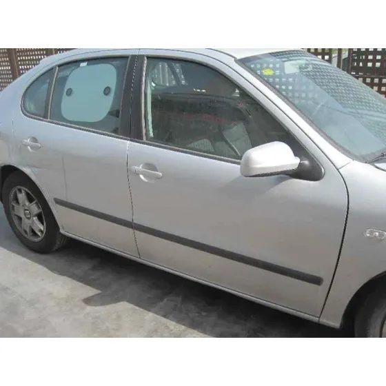 SEAT LEON (1M1) '2001 SIGNO PLATA