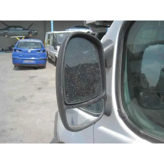 OPEL VIVARO '2004 FURGON 2.9T CORTO BLANCO