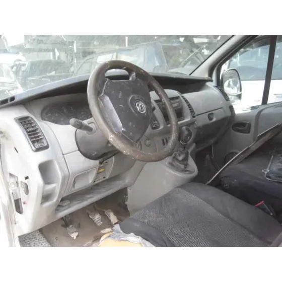 OPEL VIVARO '2004 FURGON 2.9T CORTO BLANCO