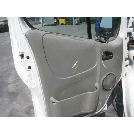 OPEL VIVARO '2004 FURGON 2.9T CORTO BLANCO