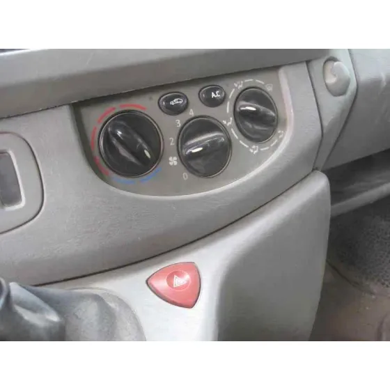 OPEL VIVARO '2004 FURGON 2.9T CORTO BLANCO