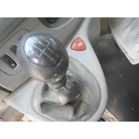 OPEL VIVARO '2004 FURGON 2.9T CORTO BLANCO