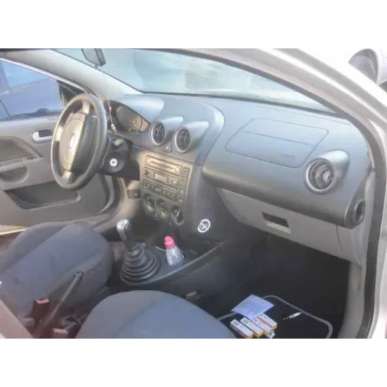 FORD FIESTA (CBK) '2003 AMBIENTE PLATA