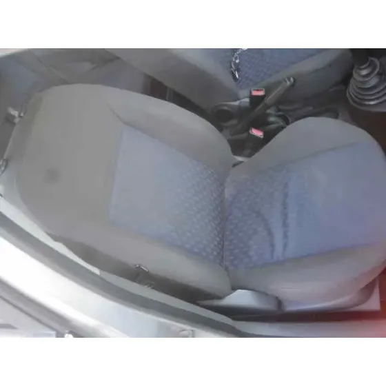 FORD FIESTA (CBK) '2003 AMBIENTE PLATA