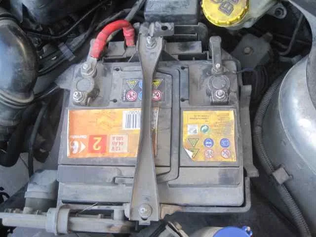 FORD FIESTA (CBK) '2003 AMBIENTE PLATA