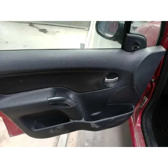 CITROEN C3 '2004 1.4 MAGIC ROJO