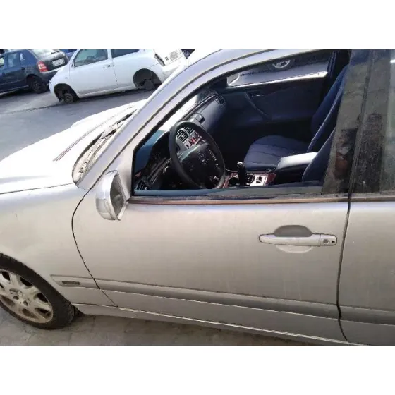 MERCEDES CLASE E (W210) BERLINA DIESEL '2001 2.2 CDI CAT GRIS