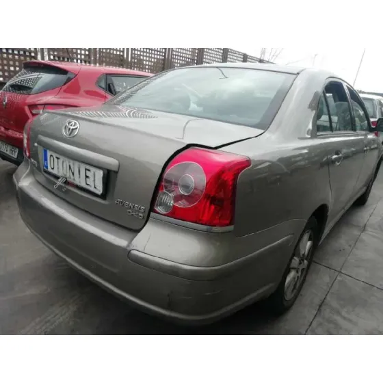 TOYOTA AVENSIS BERLINA (T25) '2007 2.0 D4-D EXECUTIVE BERLINA (5-PTAS.) GRIS