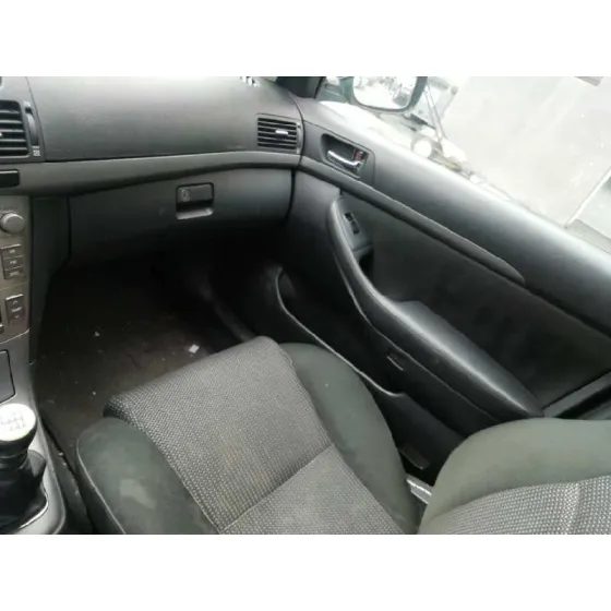 TOYOTA AVENSIS BERLINA (T25) '2007 2.0 D4-D EXECUTIVE BERLINA (5-PTAS.) GRIS