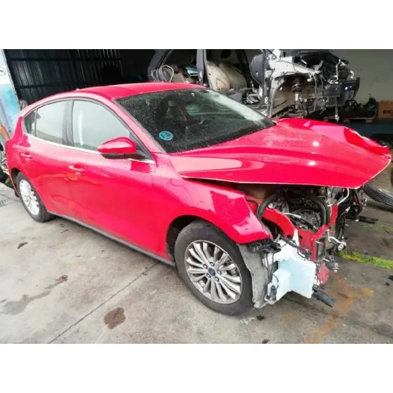 FORD FOCUS '2020 TITANIUM ROJO